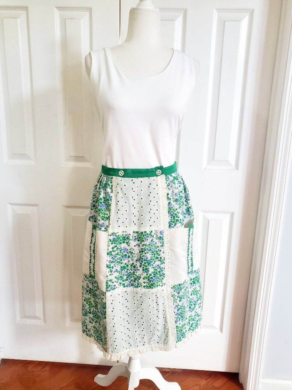 Vintage Reversible Cottagecore Wrap Skirt Green Floral Eyelet Prairie Midi Skirt - Picture 3 of 16